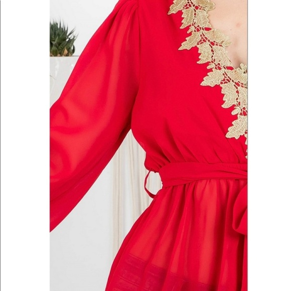 New Red chiffon Cinched Waist with Belt - Picture 4 of 9
